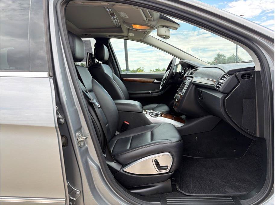 Used 2011 Mercedes-Benz R 350 BlueTEC 4MATIC image 15