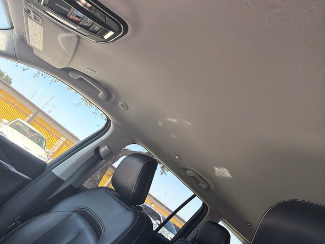 Used 2023 Jeep Grand Cherokee L Limited RWD image 3