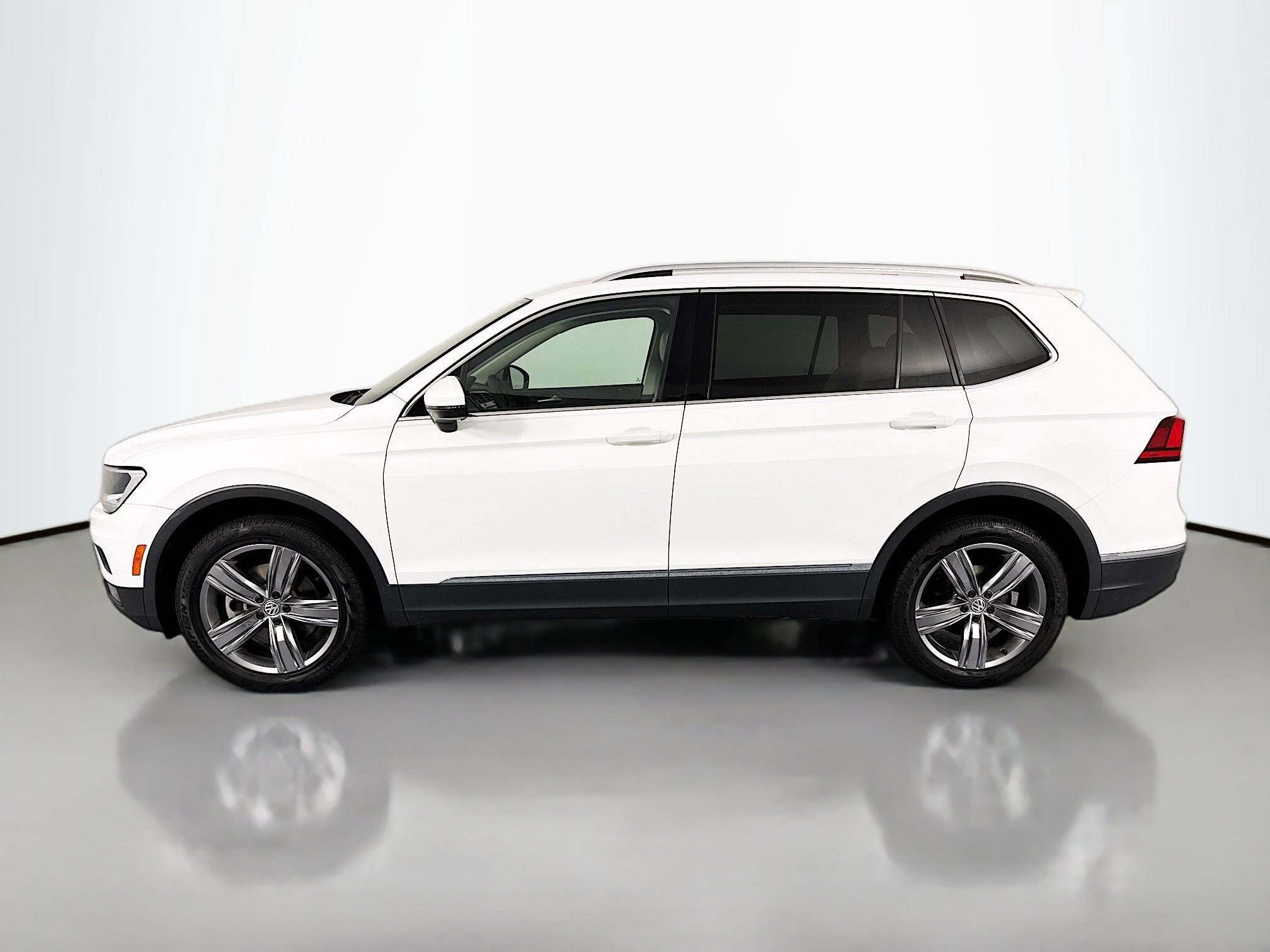 Used 2021 Volkswagen Tiguan SEL w/ 3rd Row Seat Package AWD/4WD image 8