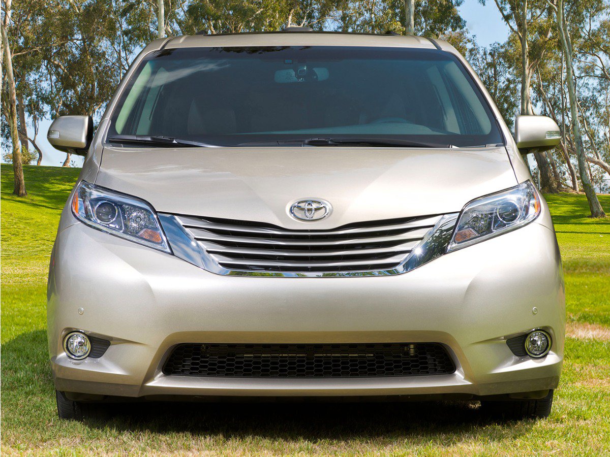 Used 2016 Toyota Sienna XLE FWD image 1