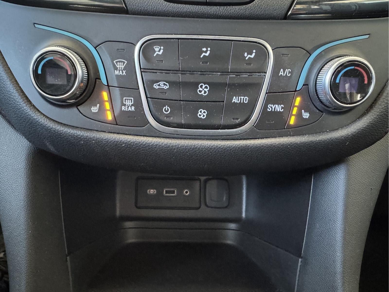 Used 2023 Chevrolet Equinox RS AWD/4WD image 17