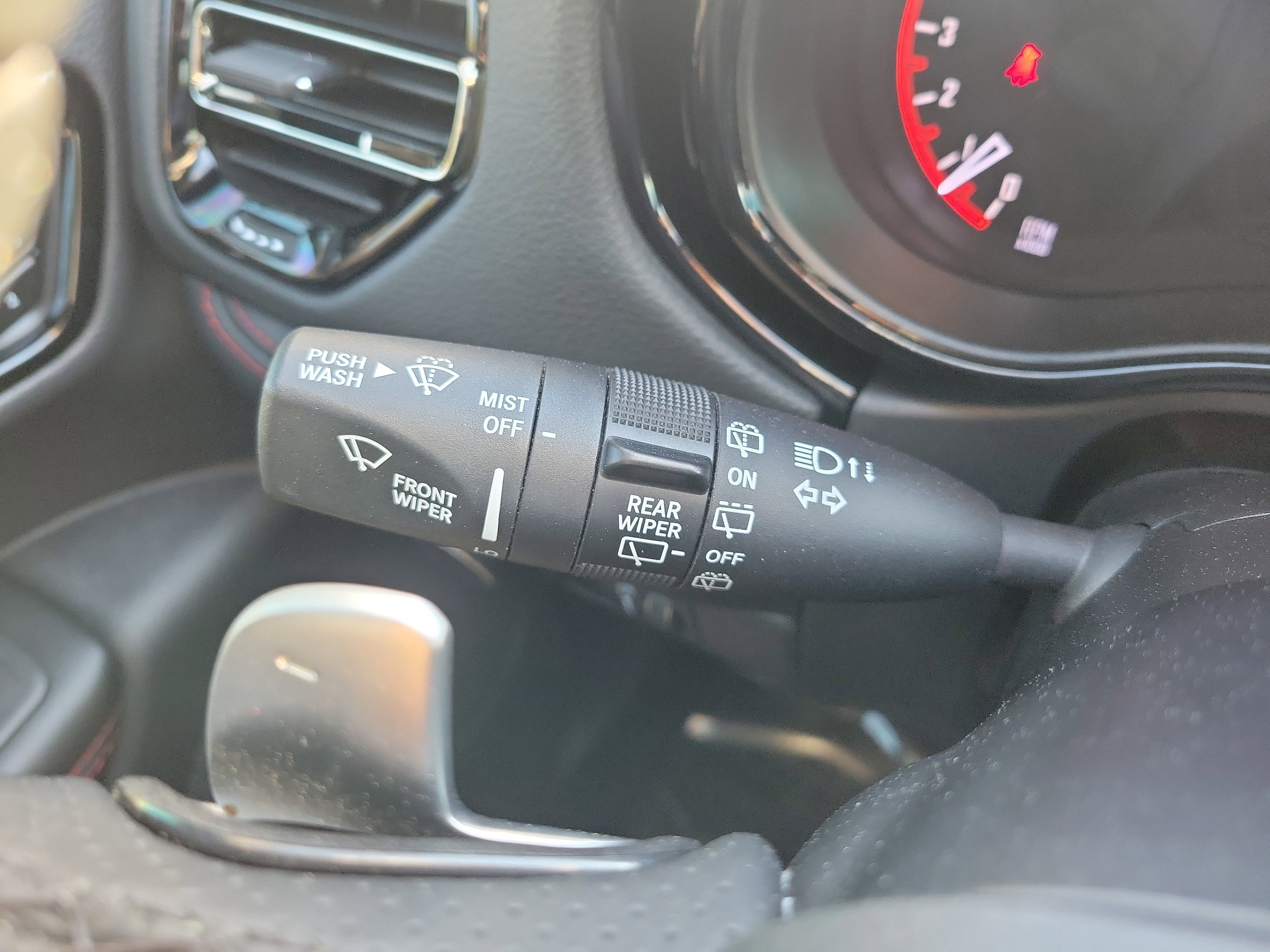 Used 2025 Dodge Durango GT image 31