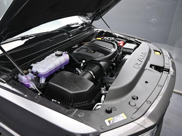 New 2026 RAM 1500 4x4 Crew Cab image 40