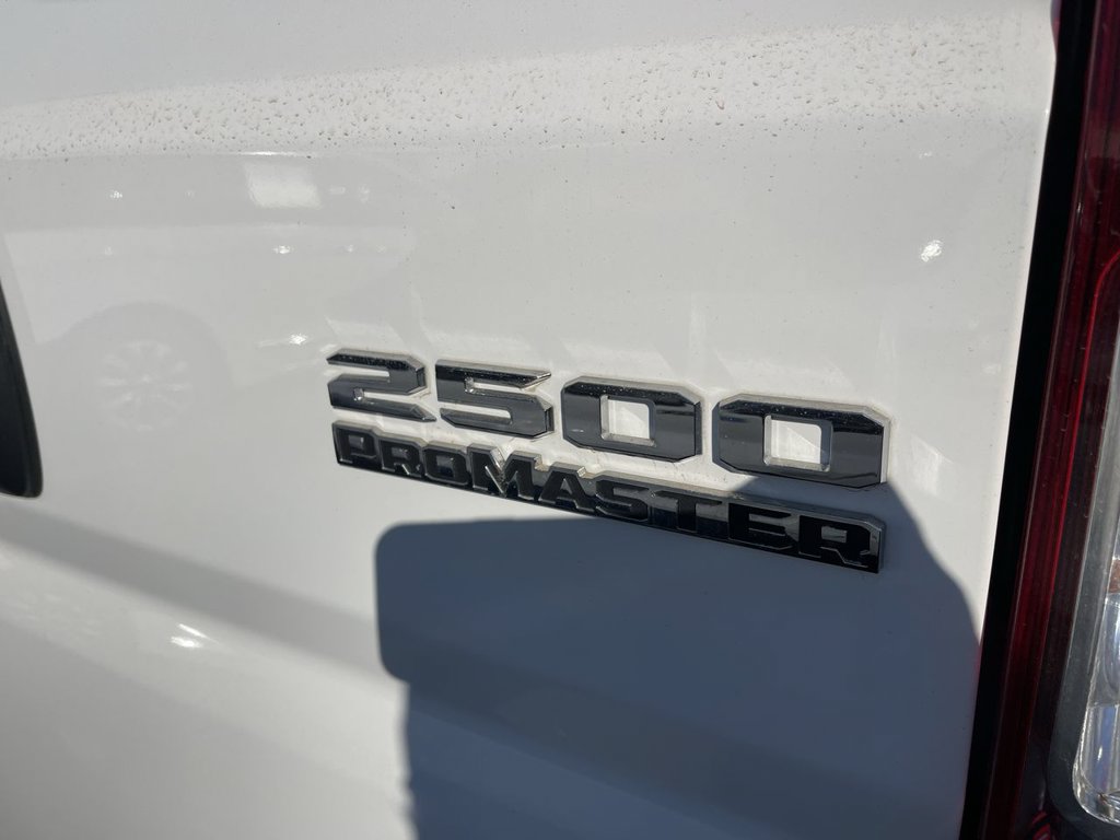 Used 2025 RAM ProMaster 2500 w/ Convenience Group FWD image 11