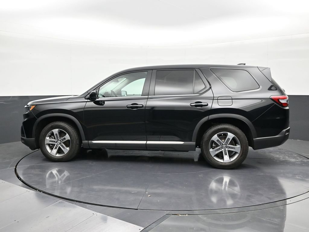 Used 2025 Honda Pilot EX-L image 2