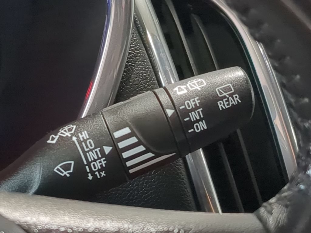 Used 2019 Chevrolet Equinox LT w/ Driver Convenience Package AWD/4WD image 31