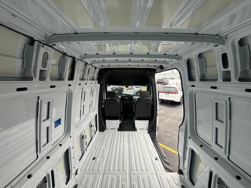 Used 2024 Mercedes-Benz Sprinter 2500 w/ Acoustic Package image 25