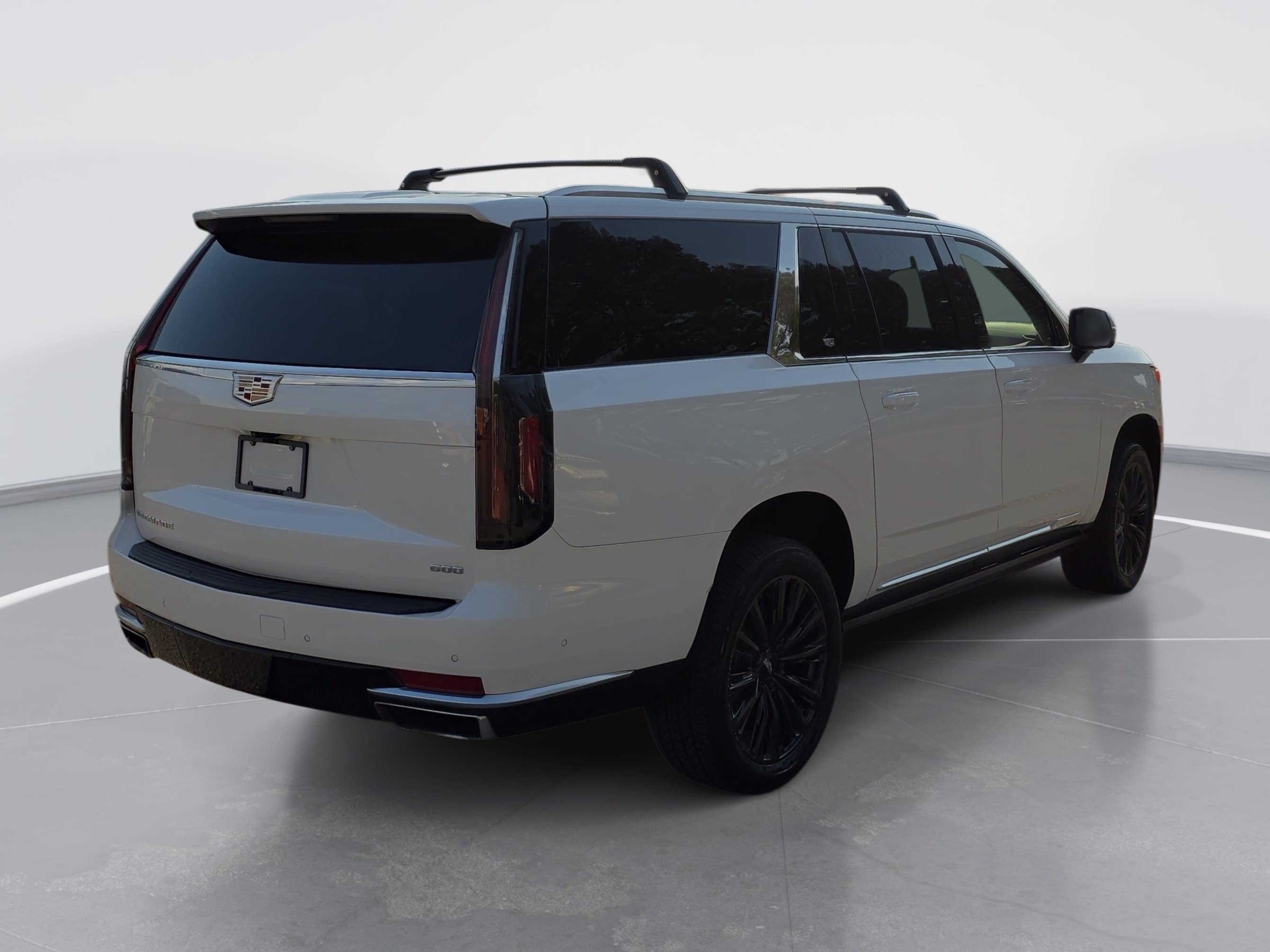 Certified 2024 Cadillac Escalade ESV Premium Luxury w/ Performance Package AWD/4WD image 3