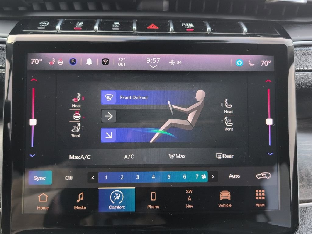 Used 2023 Jeep Grand Cherokee Limited w/ Luxury Tech Group II image 38