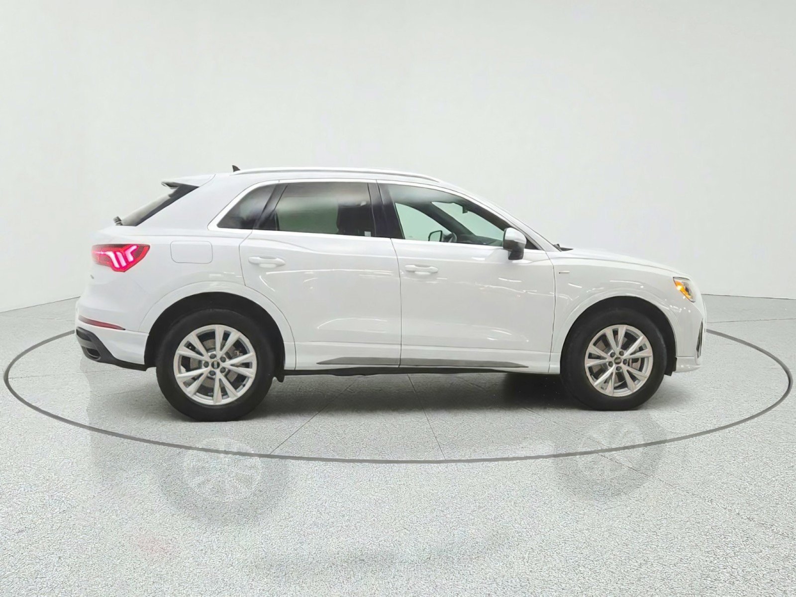 Used 2022 Audi Q3 2.0T Premium AWD/4WD image 4