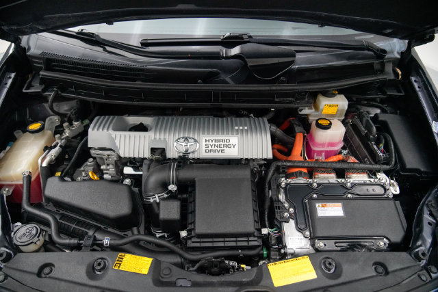 Used 2013 Toyota Prius Four w/ Deluxe Solar Roof Pkg FWD image 21