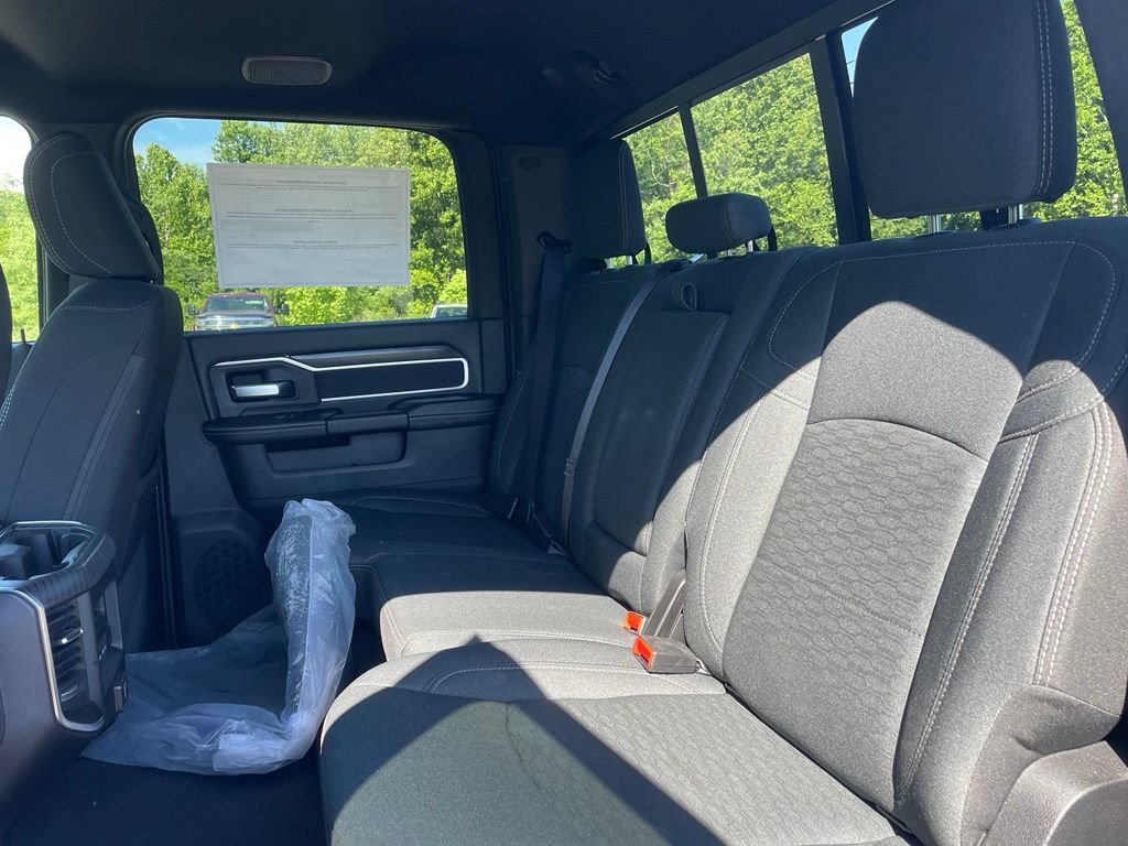 New 2026 RAM 2500 Big Horn AWD/4WD image 9