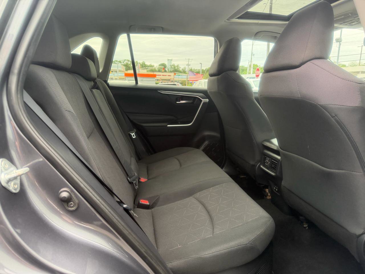 Used 2019 Toyota RAV4 XLE AWD/4WD image 24