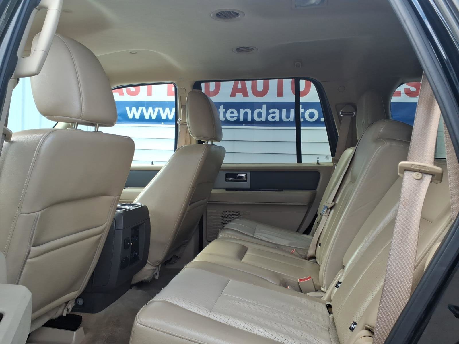 Used 2012 Ford Expedition XLT image 12
