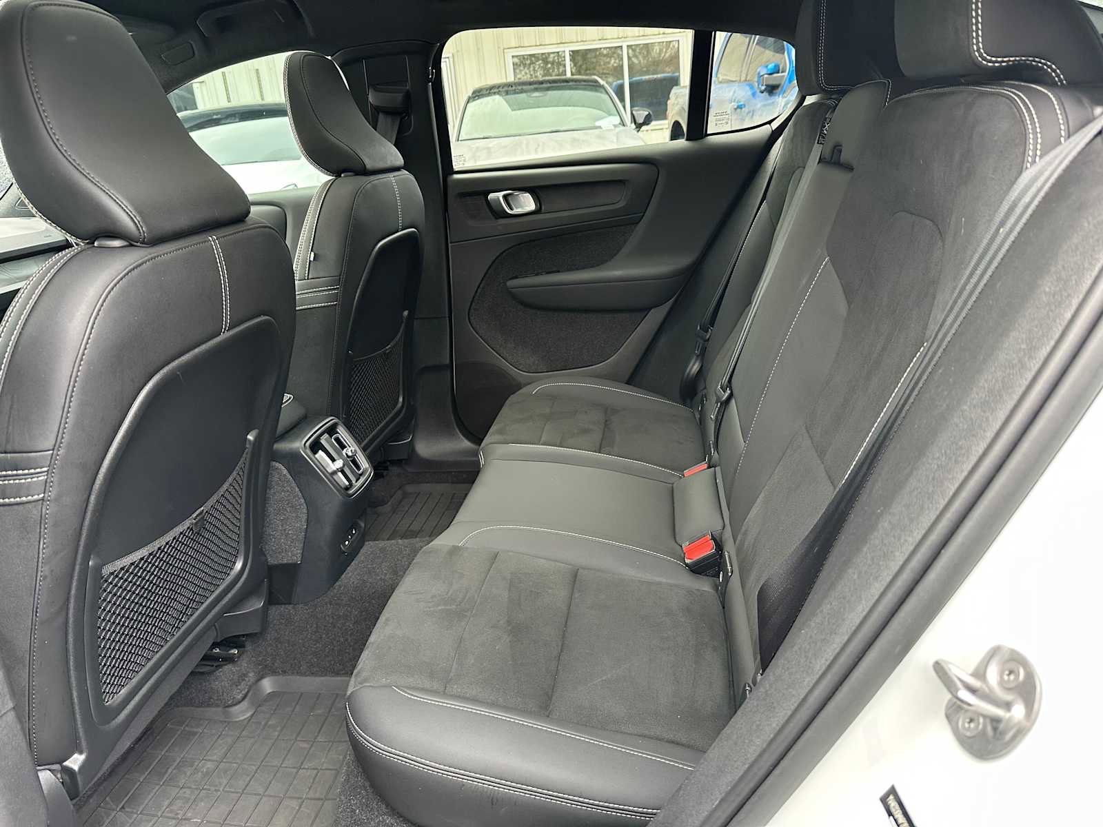 Certified 2023 Volvo C40 P8 Recharge Ultimate image 13