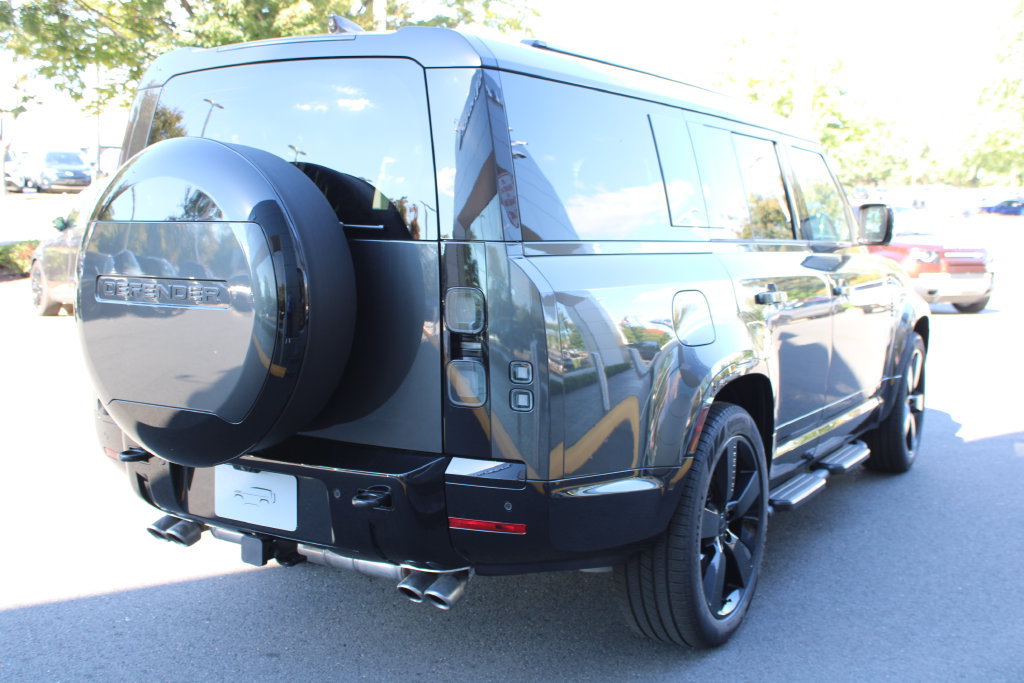 New 2026 Land Rover Defender 130 V8 AWD/4WD image 3