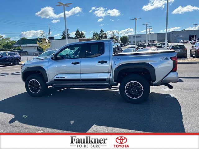 Certified 2024 Toyota Tacoma TRD Off-Road w/ TRD Off Road Premium Package AWD/4WD image 14