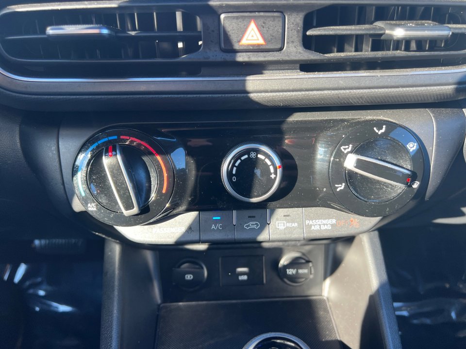 Used 2023 Hyundai Kona SEL image 21