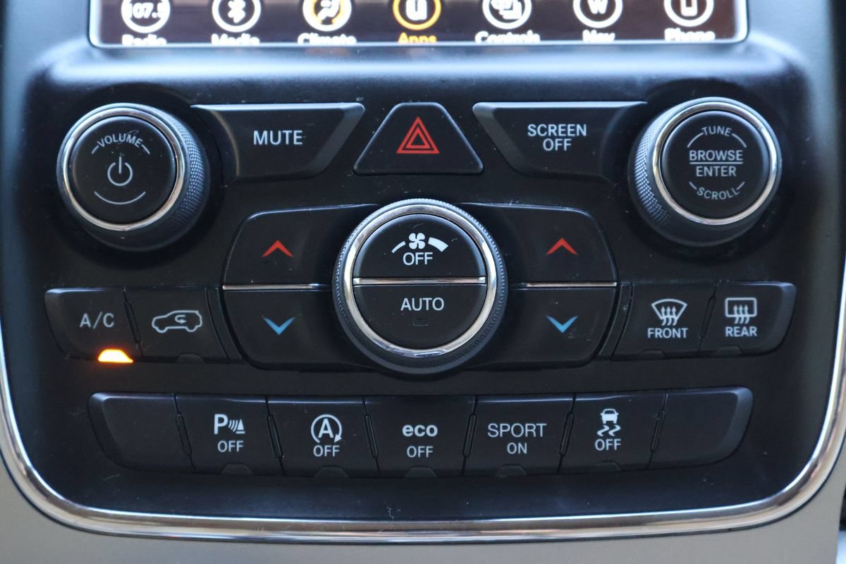 Used 2018 Jeep Grand Cherokee Limited AWD/4WD image 17
