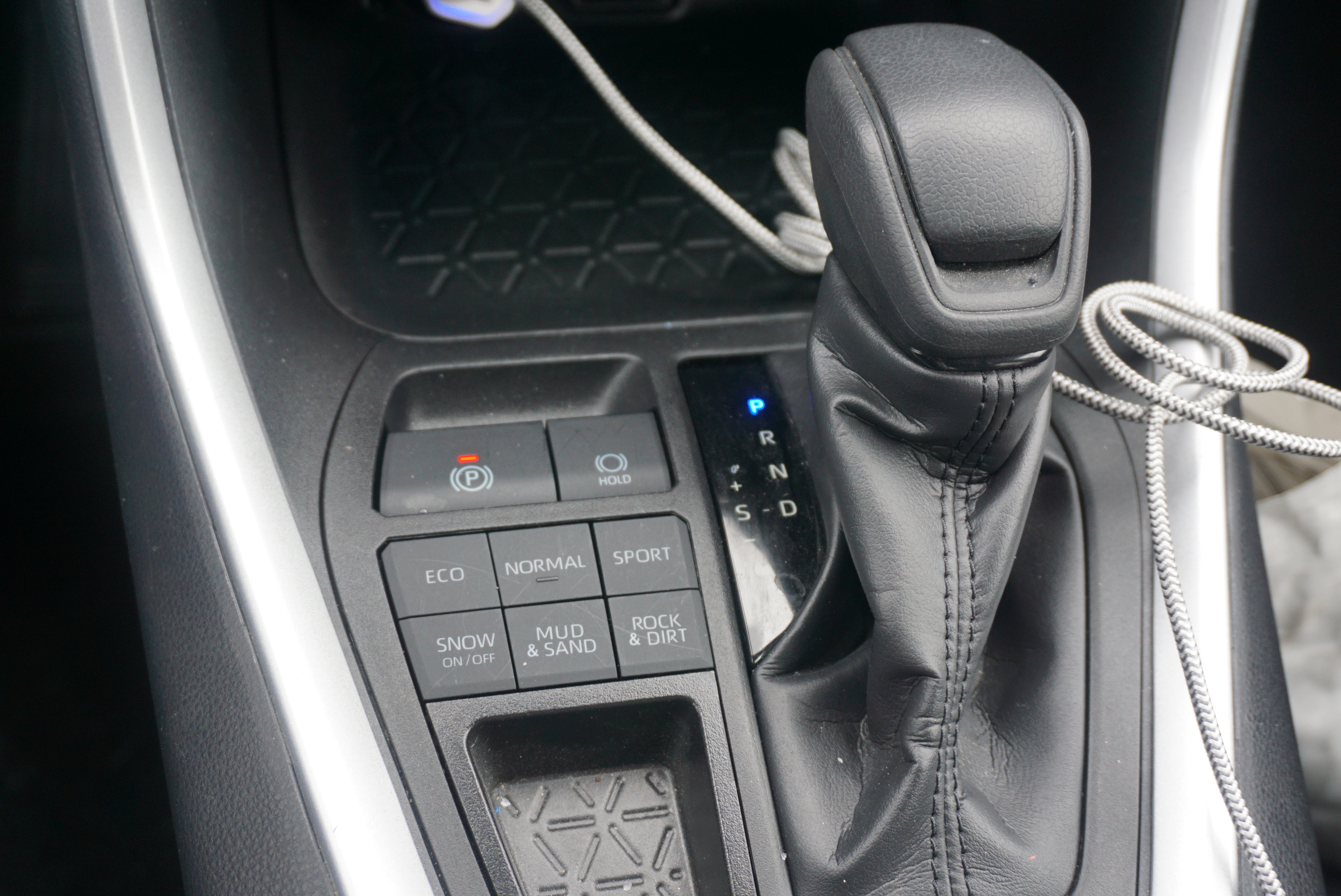 Used 2024 Toyota RAV4 LE image 10