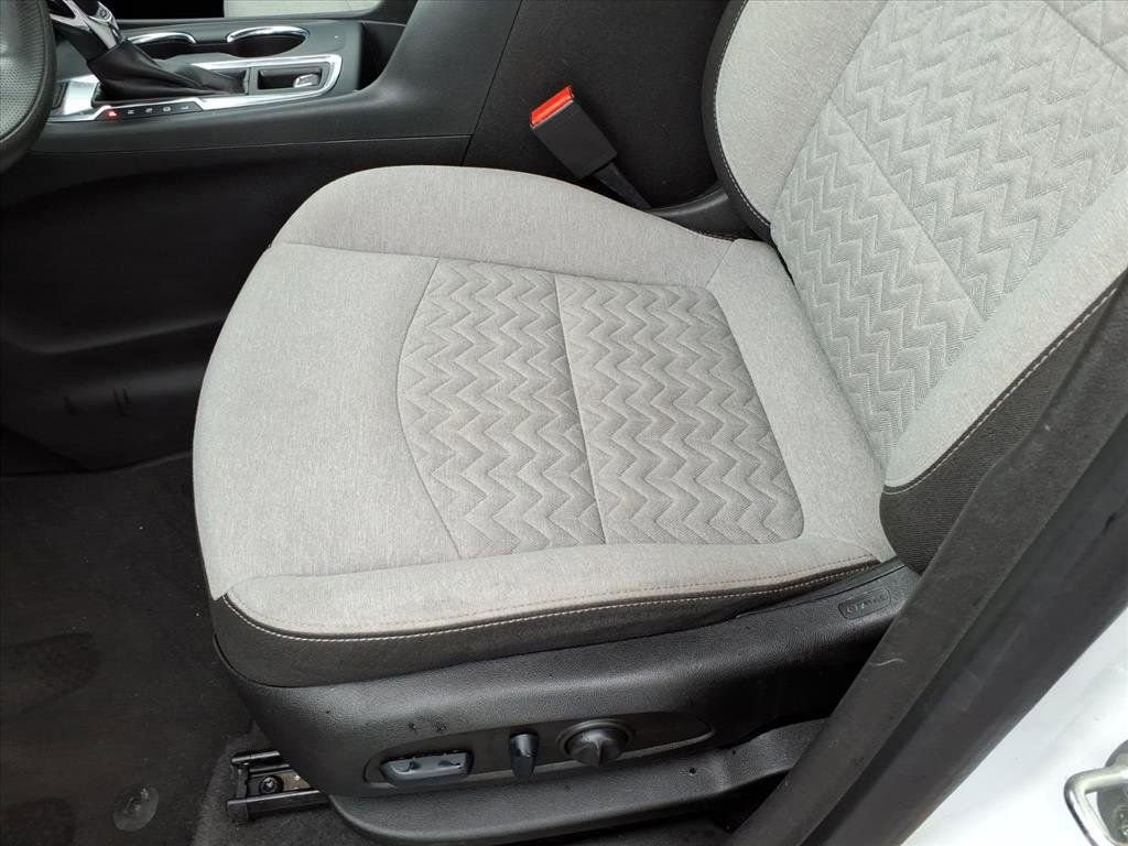 Used 2022 Chevrolet Equinox LT image 23