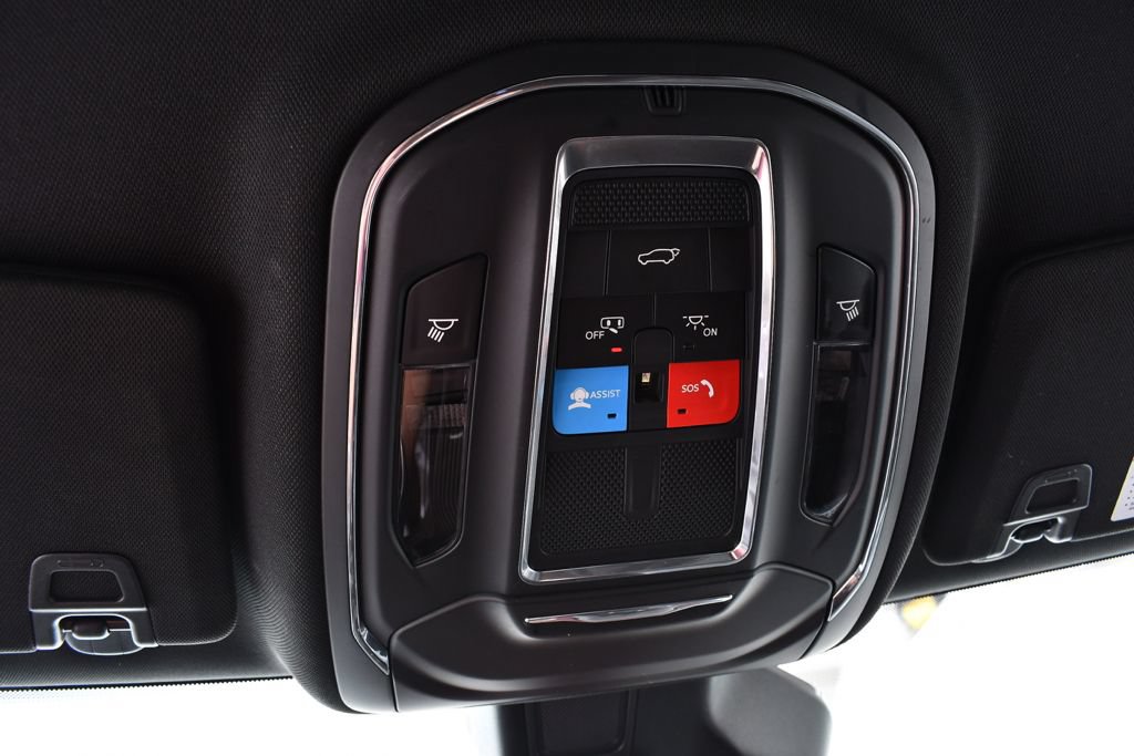 Used 2023 Jeep Grand Cherokee Altitude AWD/4WD image 35