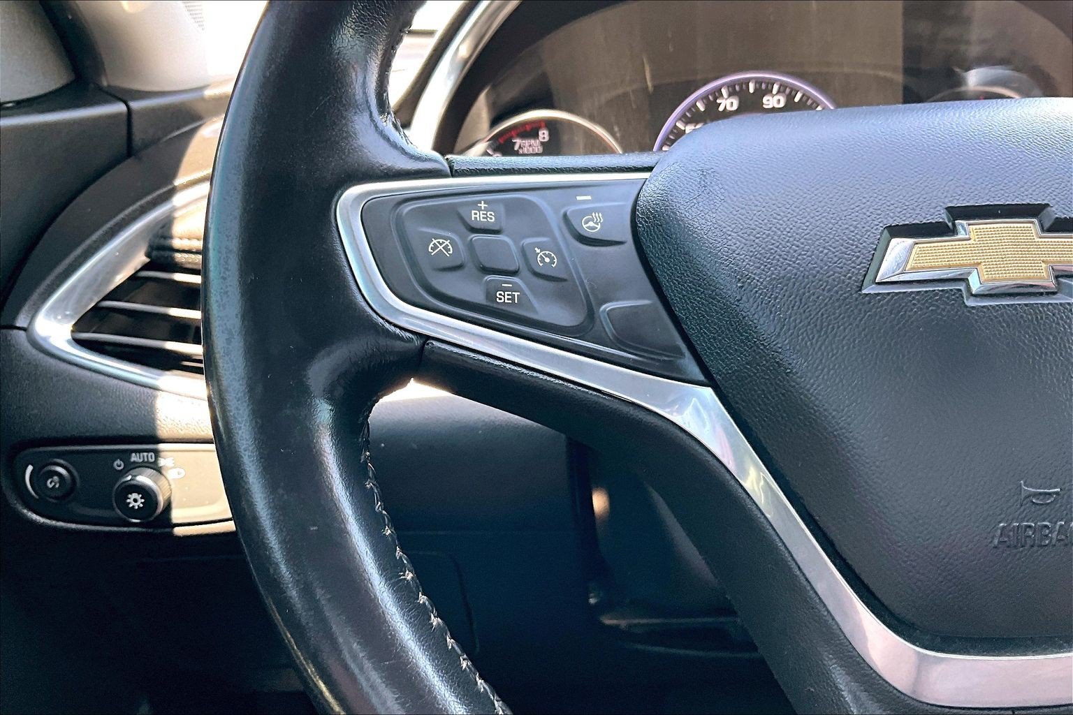 Used 2020 Chevrolet Malibu Premier FWD image 19
