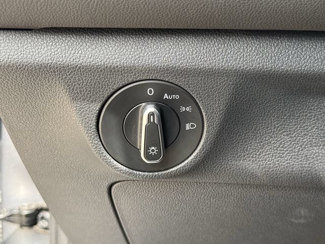 Used 2025 Volkswagen Jetta Sport FWD image 20