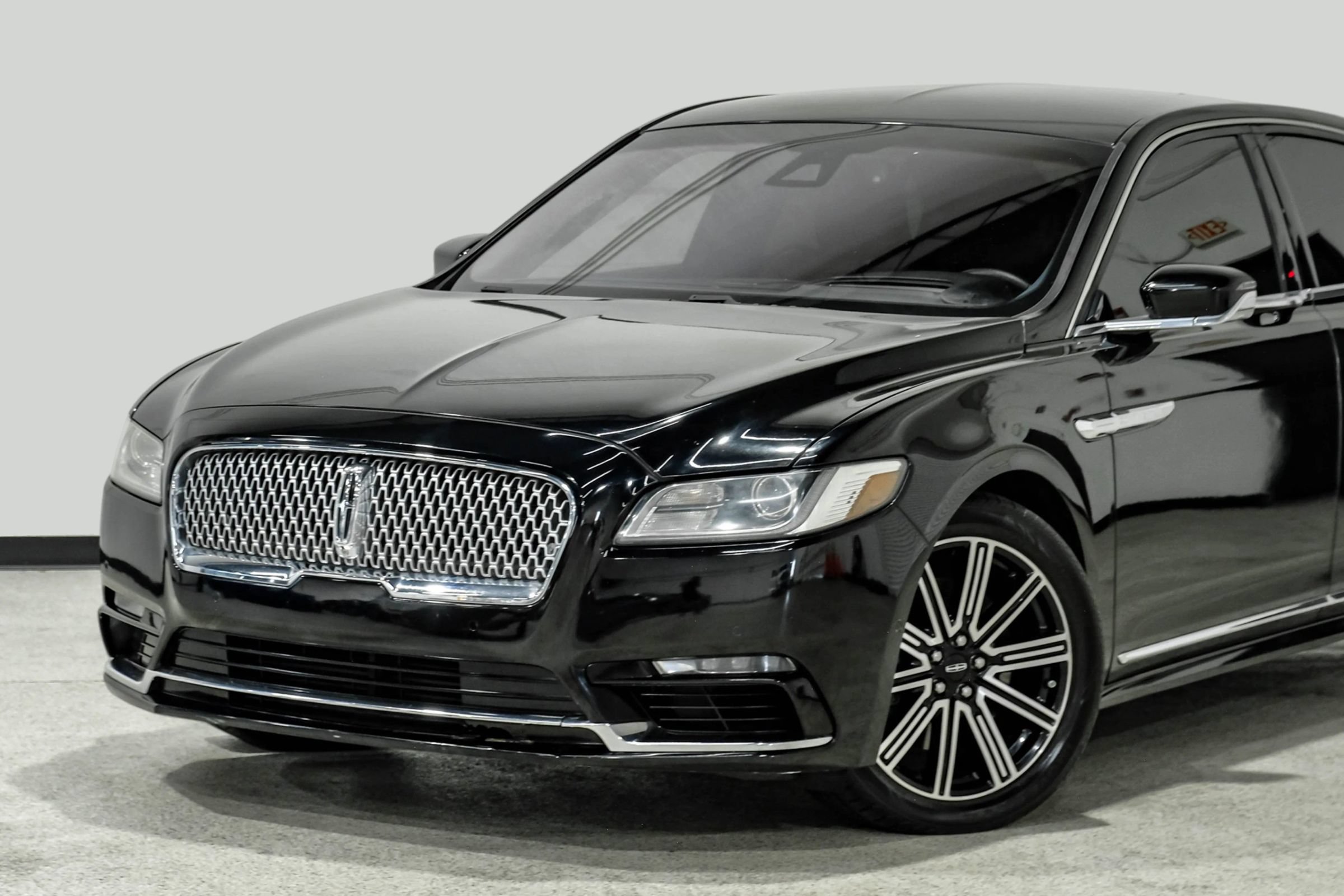 Used 2018 Lincoln Continental Reserve FWD image 12