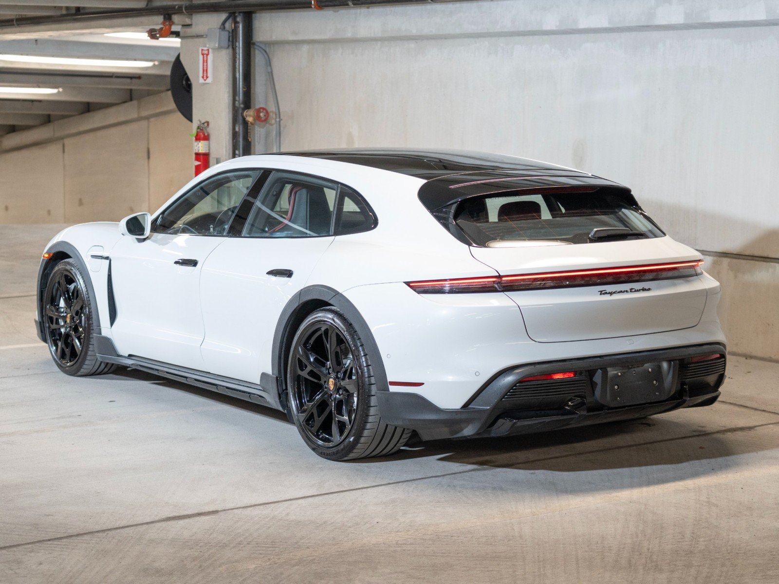 Certified 2022 Porsche Taycan Cross Turismo AWD/4WD image 3