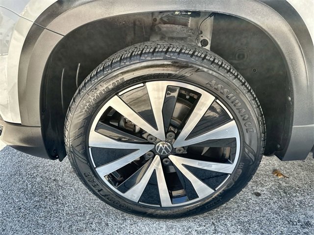 Used 2024 Volkswagen Taos SE image 19