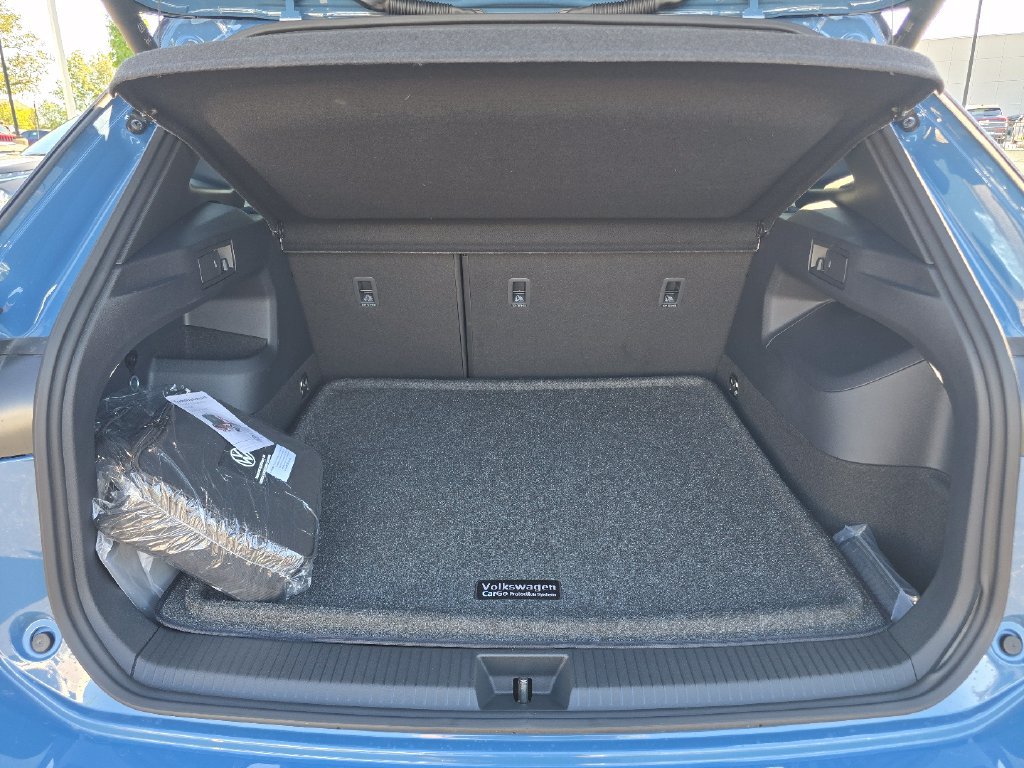 New 2026 Volkswagen Tiguan SE R-Line AWD/4WD image 14