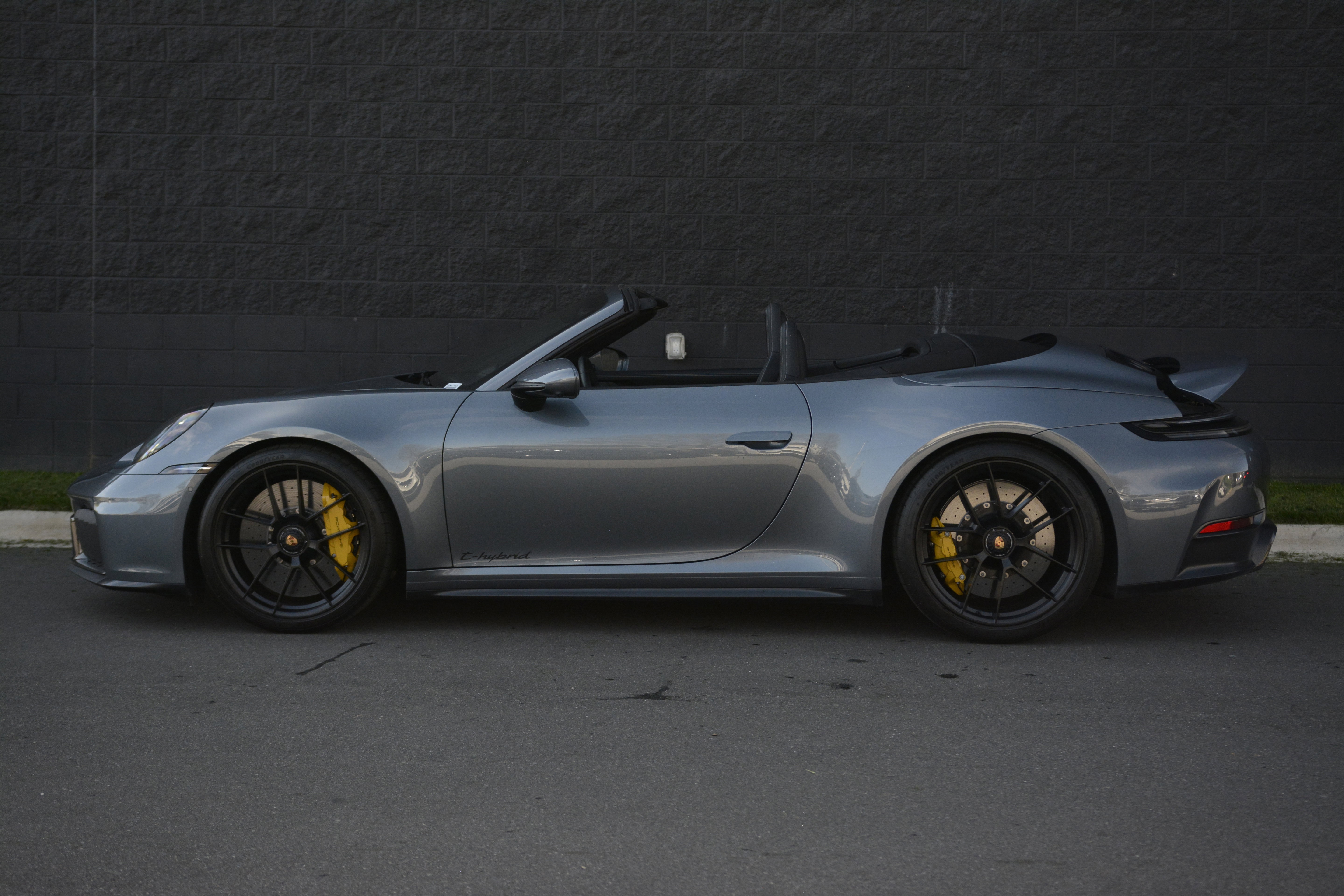 Certified 2025 Porsche 911 Carrera GTS image 2