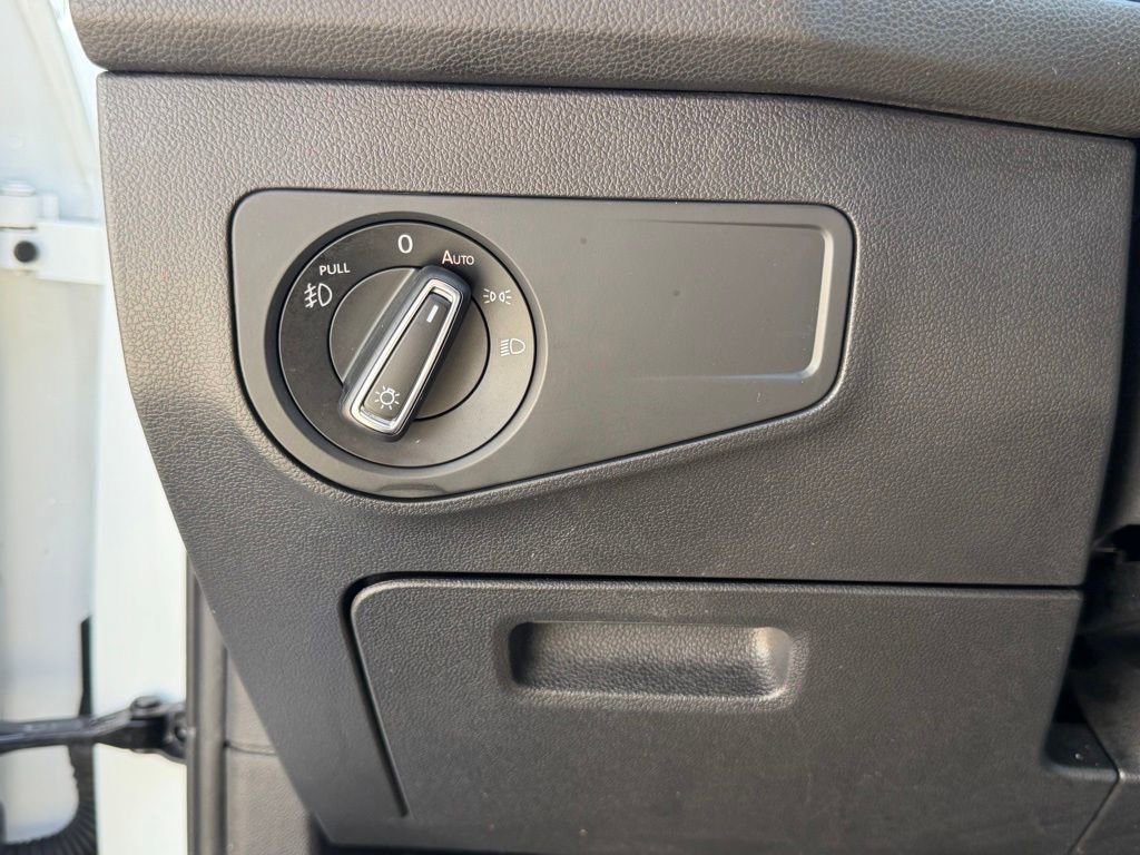 Used 2018 Volkswagen Tiguan SEL Premium AWD/4WD image 27