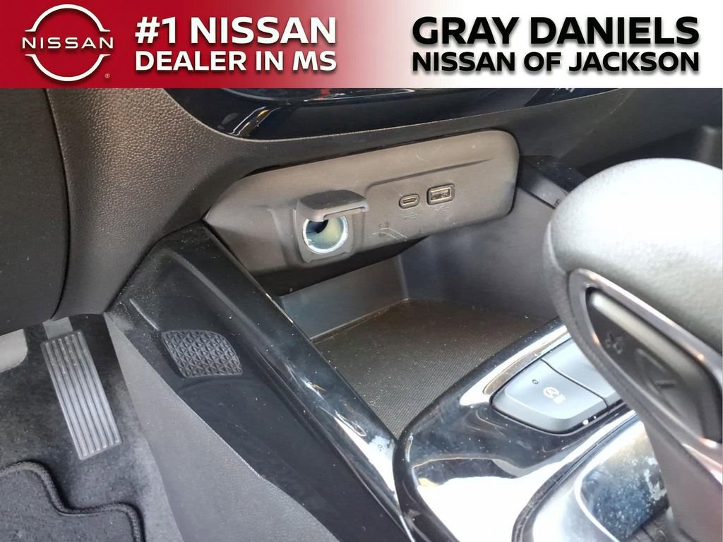 Used 2025 Chevrolet Trax LT w/ LT Convenience Package FWD image 18