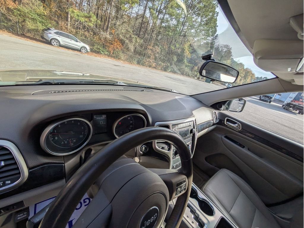 Used 2012 Jeep Grand Cherokee Laredo w/ Laredo E Group image 14