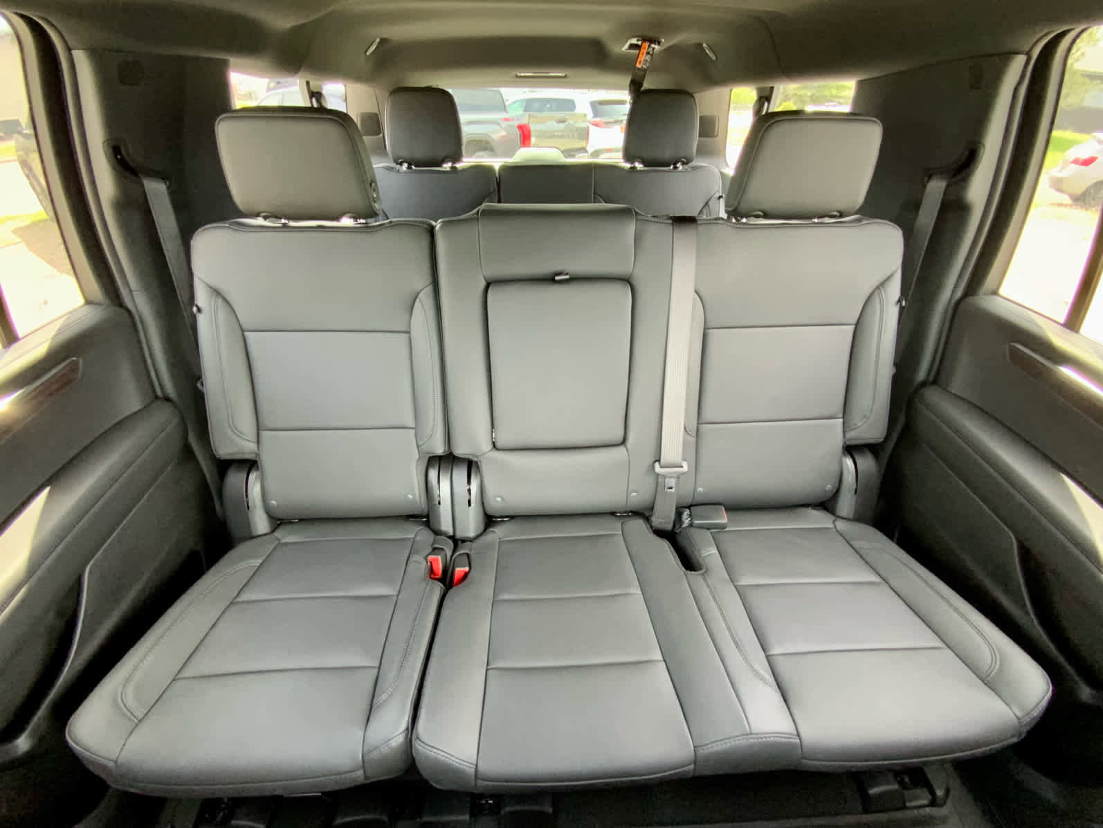 New 2026 Chevrolet Suburban LT w/ Comfort Package AWD/4WD image 30