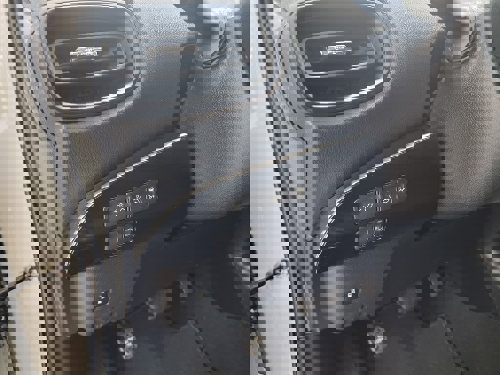 Used 2020 Toyota Prius LE image 14