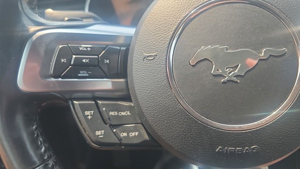 Used 2019 Ford Mustang Convertible RWD image 22