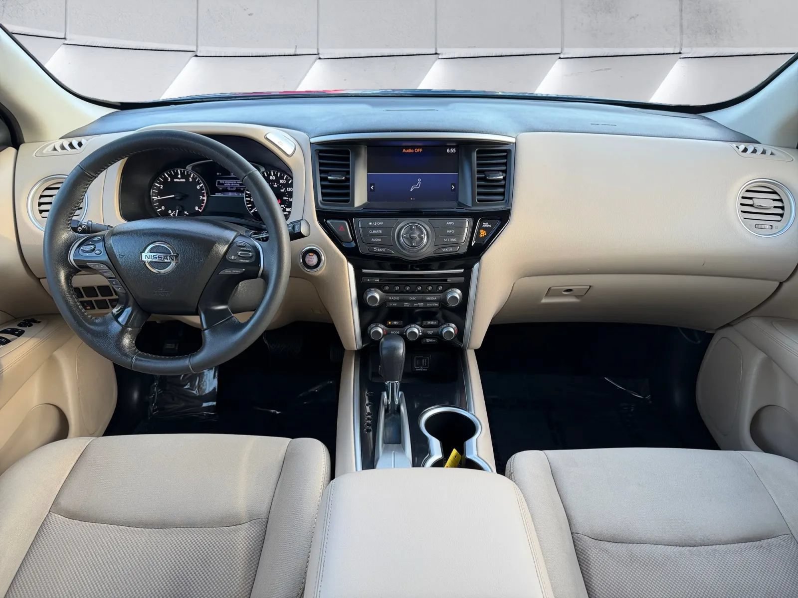 Used 2019 Nissan Pathfinder SV FWD image 10