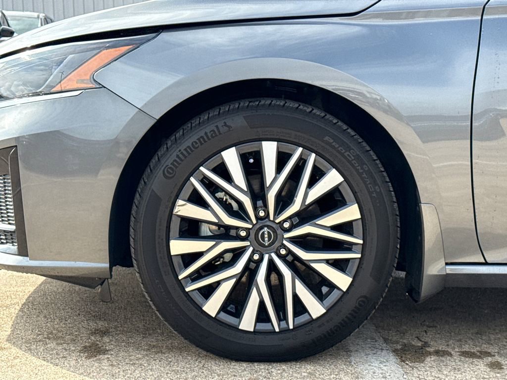 Used 2024 Nissan Altima 2.5 SV w/ SV Premium Package image 6
