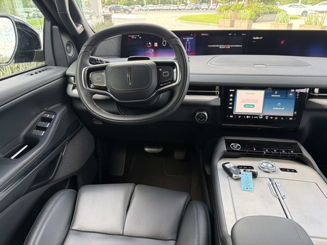 New 2026 Lincoln Navigator Reserve w/ Jet Appearance Package AWD/4WD image 23