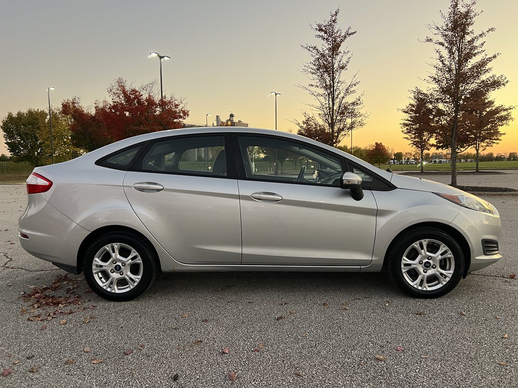 Used 2015 Ford Fiesta SE FWD image 6