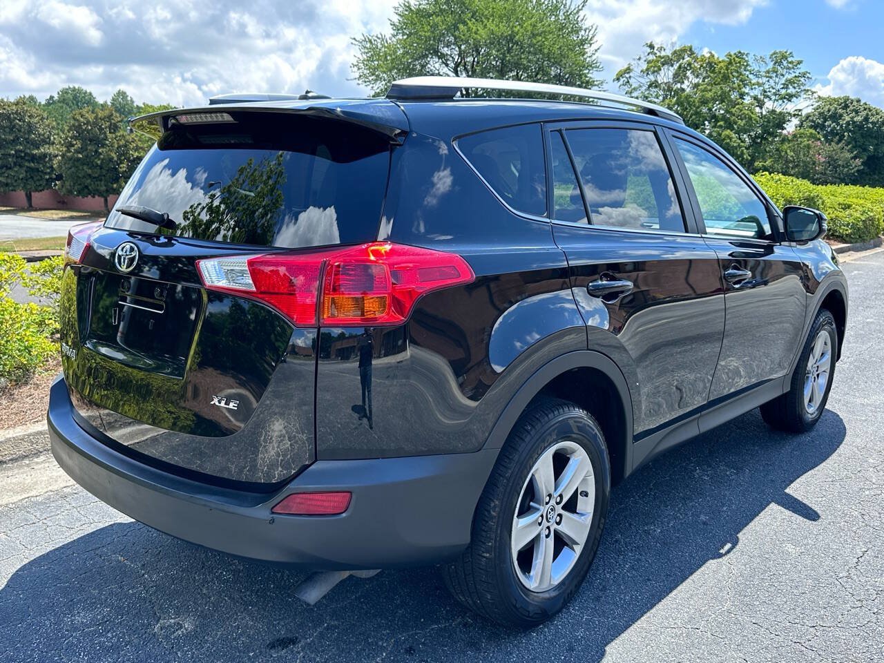 Used 2015 Toyota RAV4 XLE FWD image 7