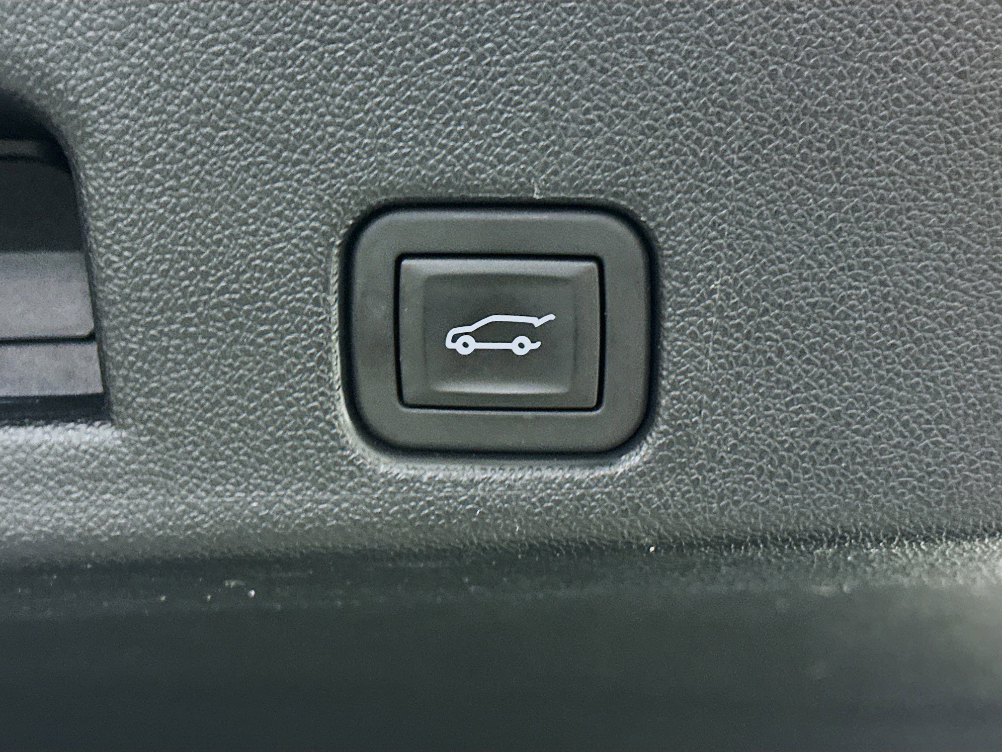 Used 2025 GMC Acadia Elevation image 31