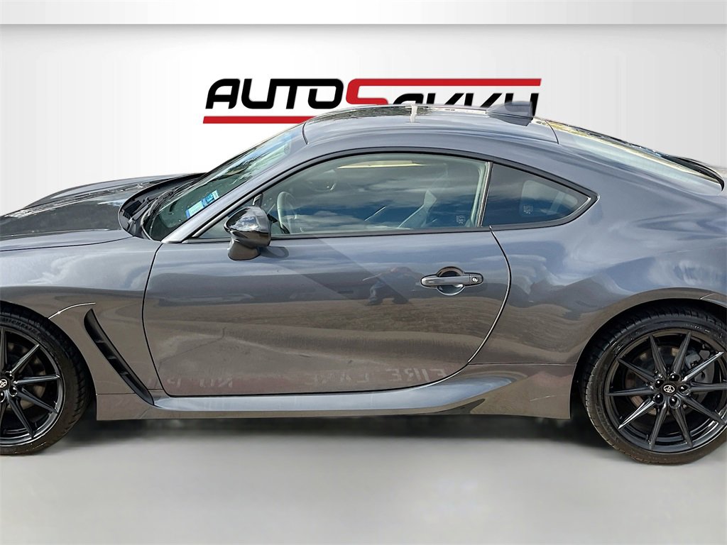 Used 2024 Toyota GR86 Premium image 4
