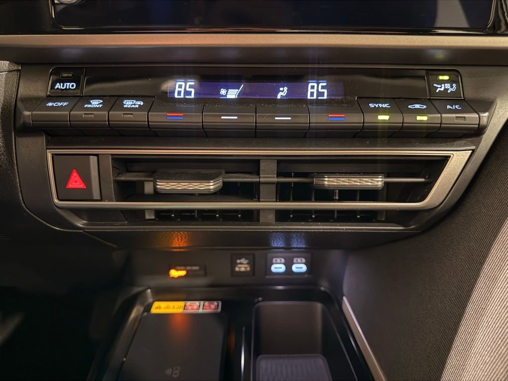 Used 2025 Toyota Camry LE image 22