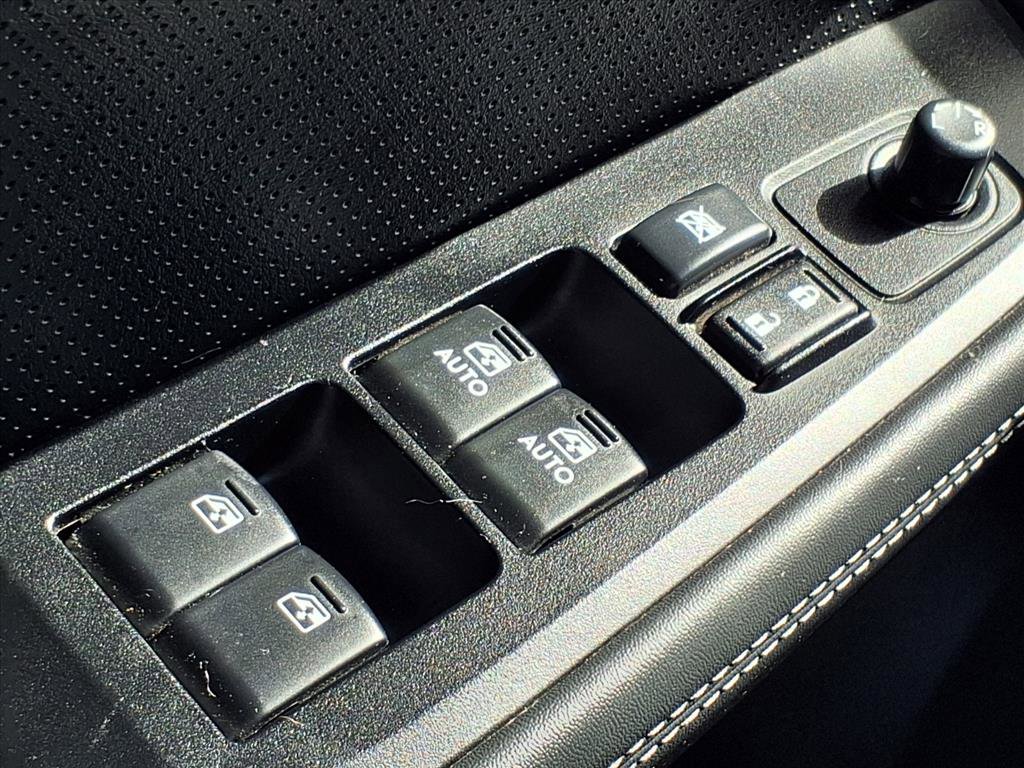 Used 2017 Subaru Legacy 2.5i Limited image 11