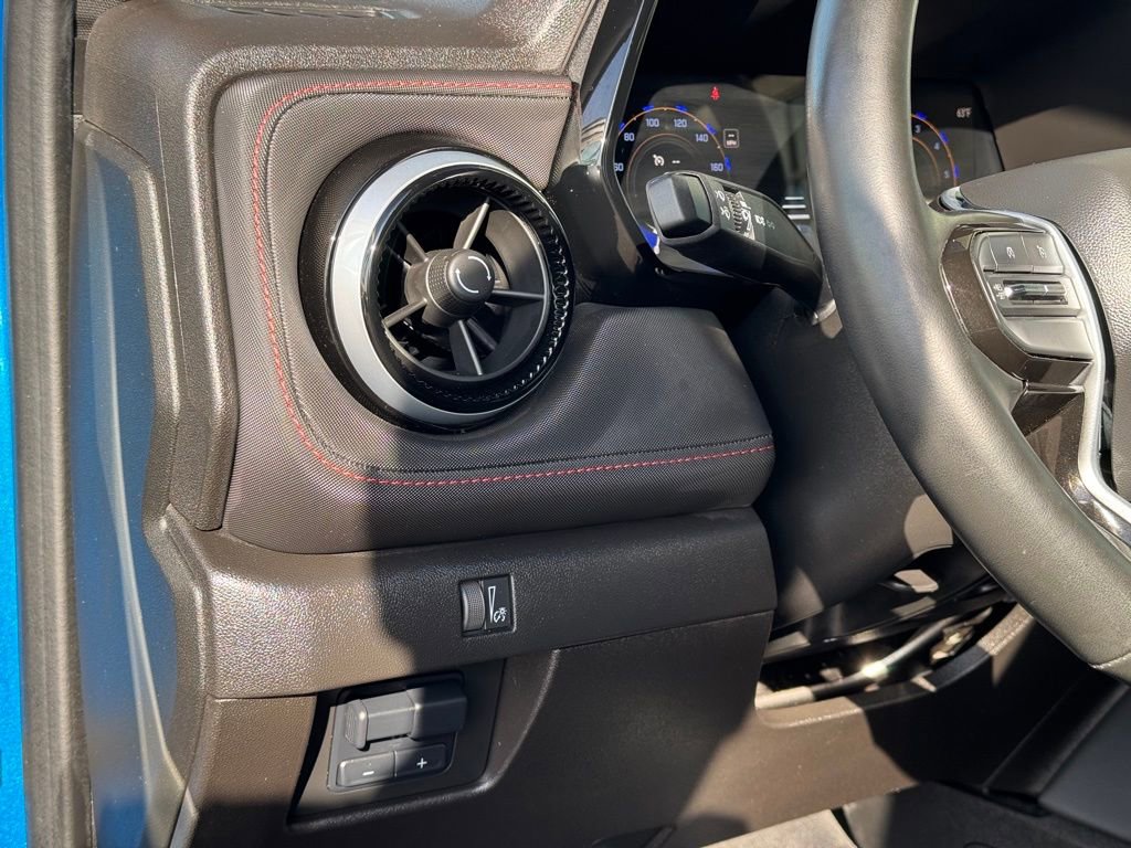 Used 2024 Chevrolet Colorado Z71 image 23