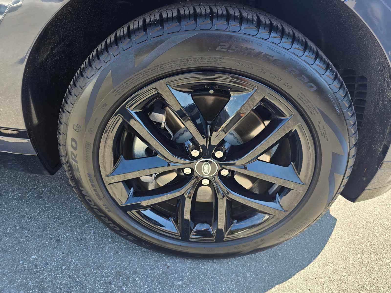 Certified 2025 Land Rover Range Rover Velar Dynamic SE image 10